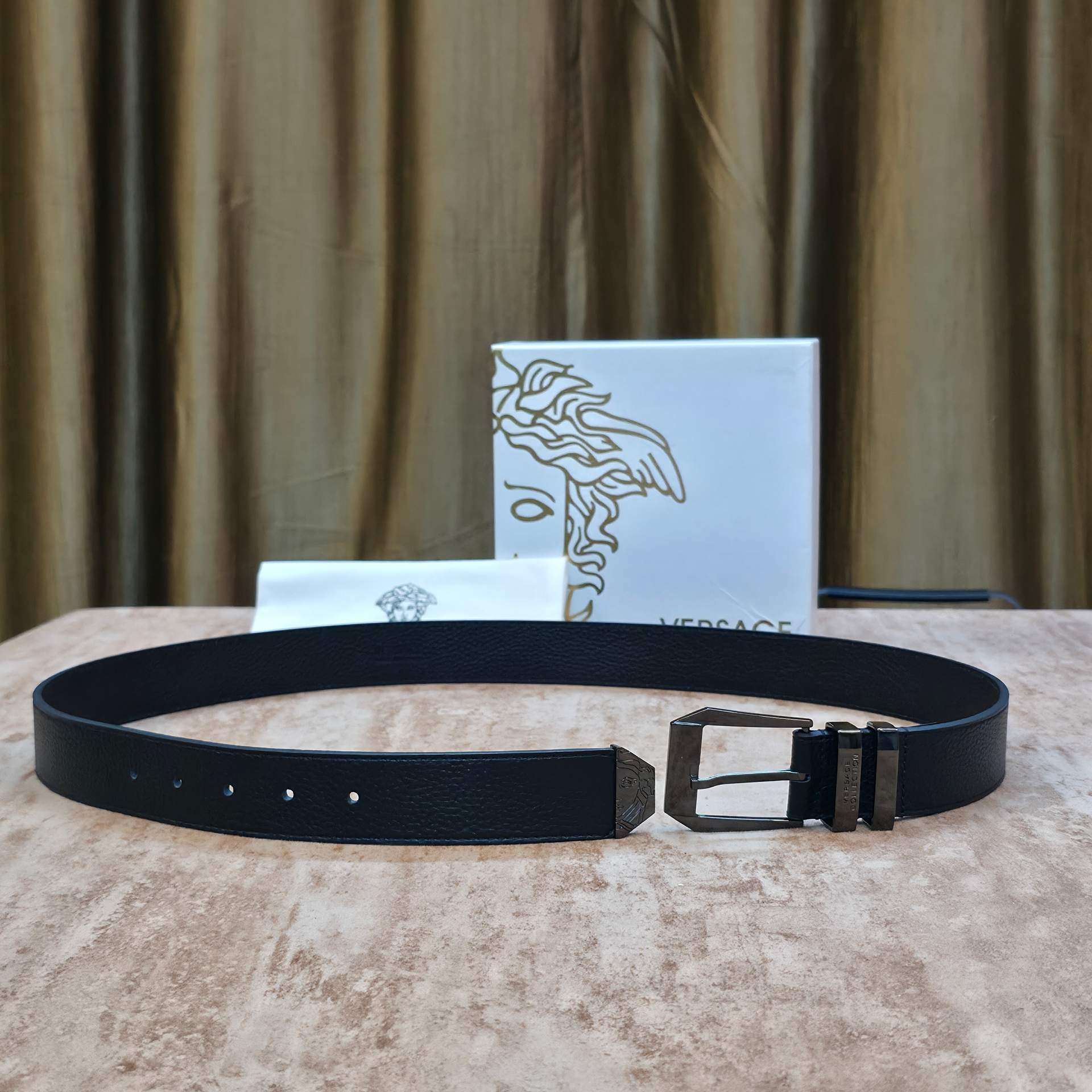 vers@ce premium belts