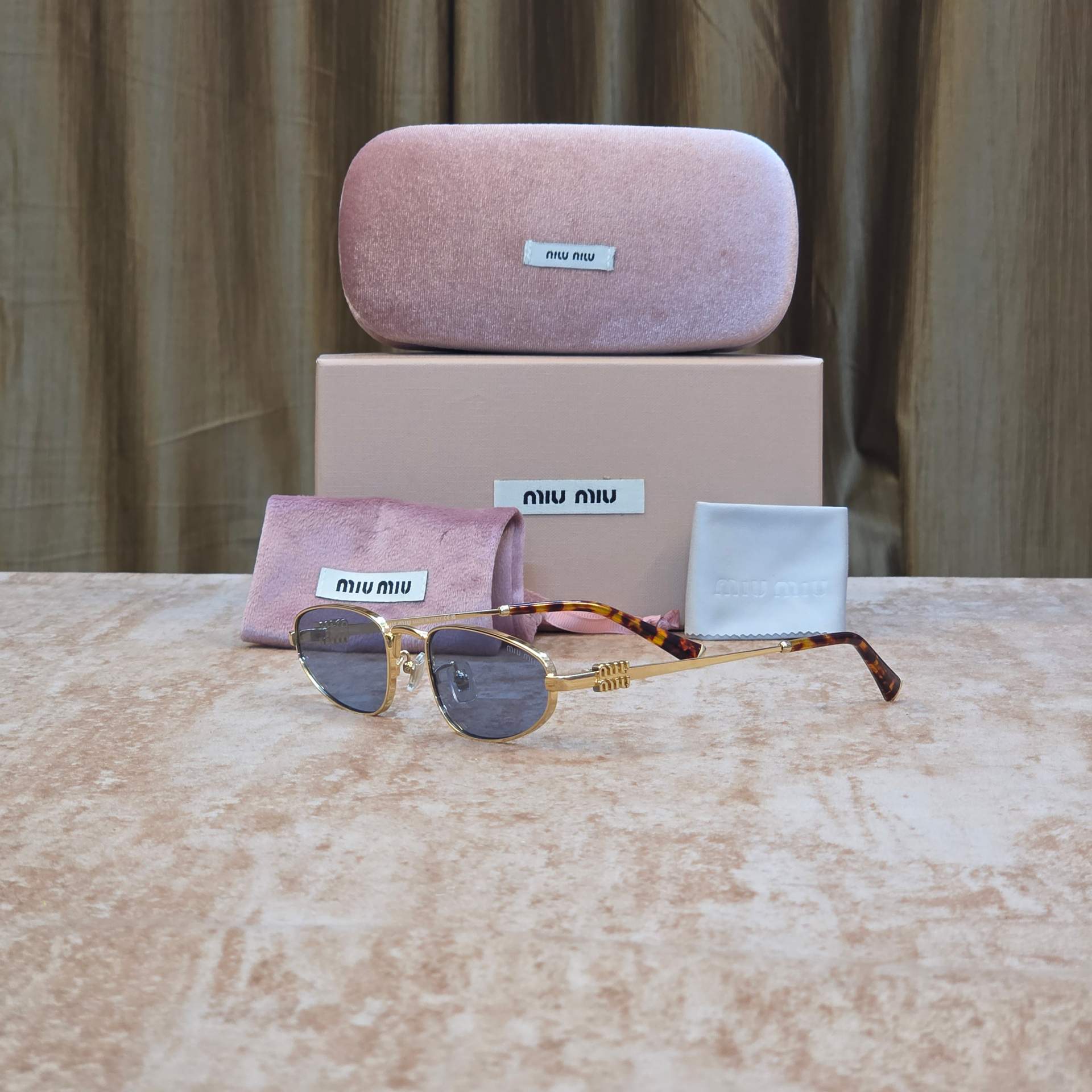 Miu miu premium sunglasses