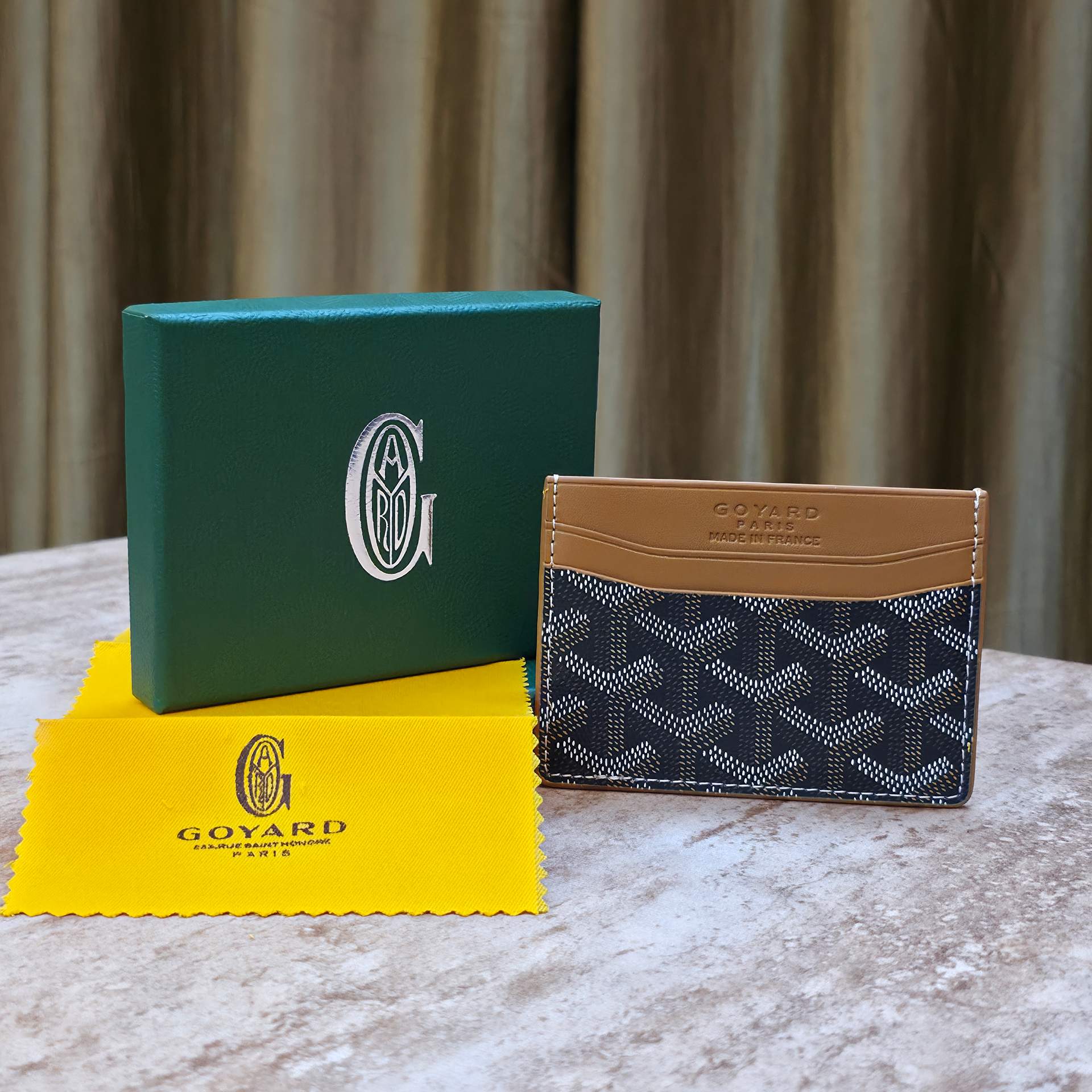 Goy@rd Premium Card Holder