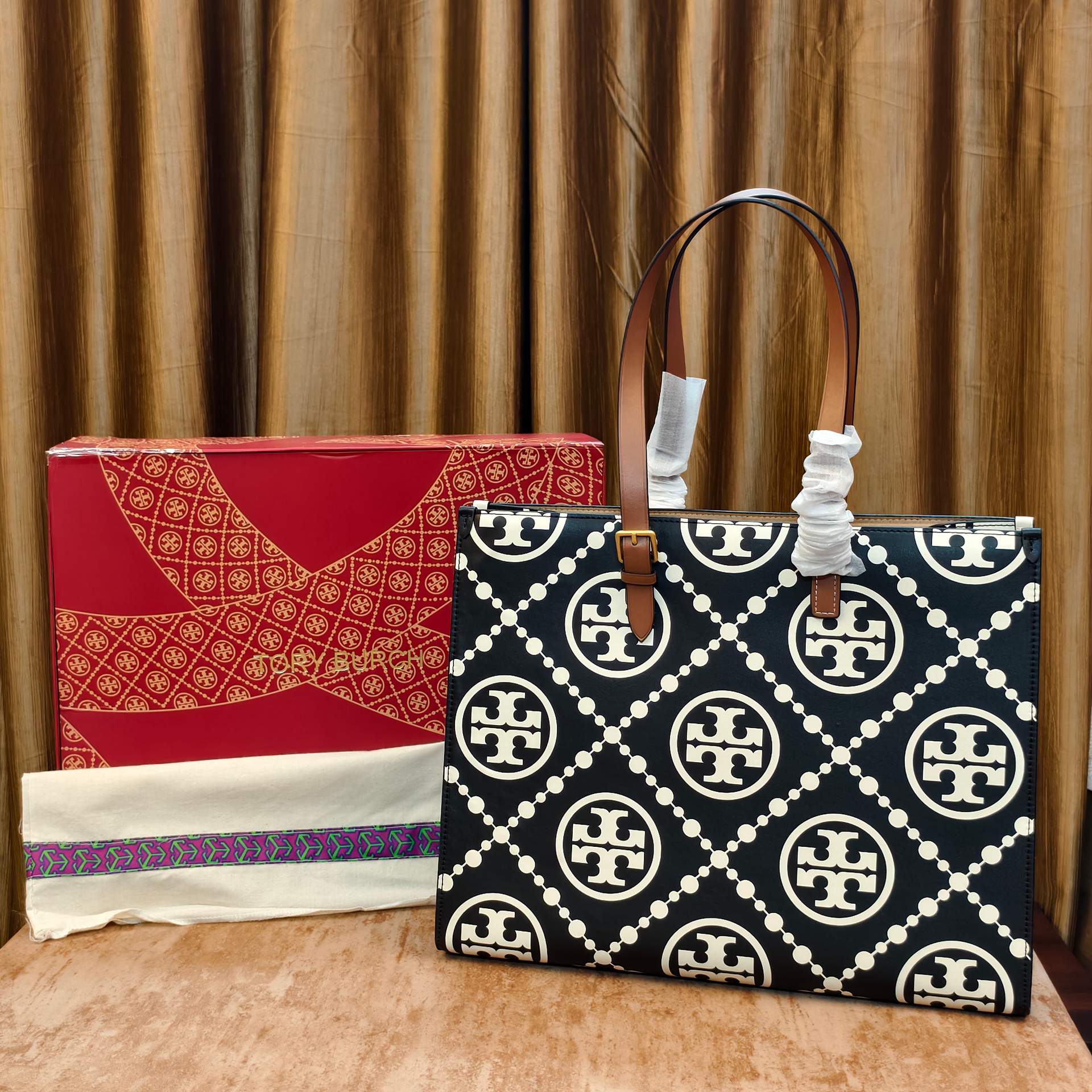 Tory Burch Premium Handbags
