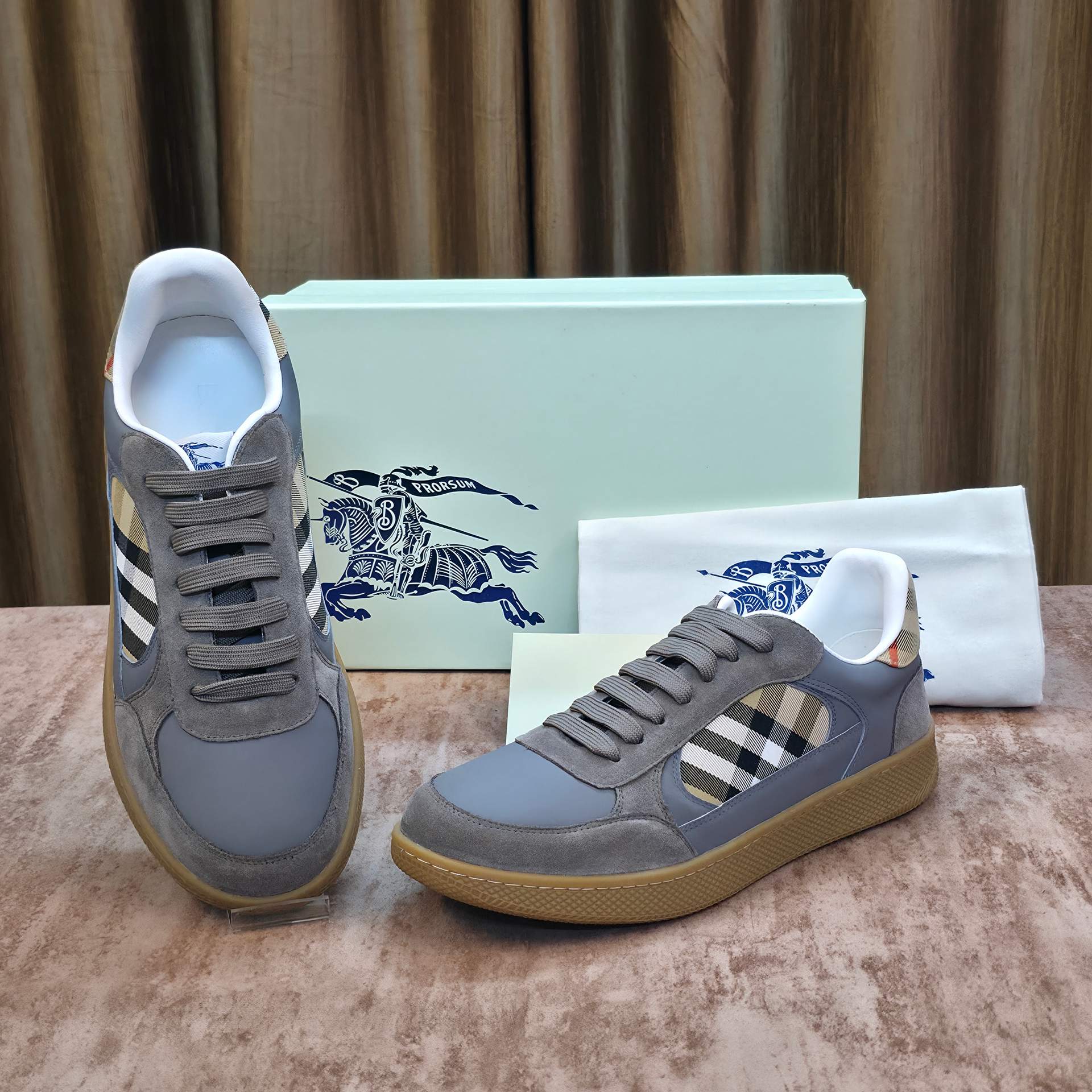 B@rberry Premium Sneakers